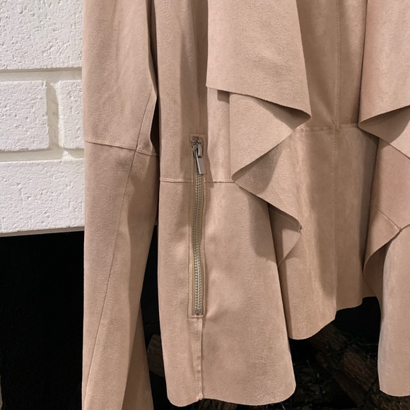 SOLD - Picture 3 of 12